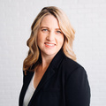 Laura J Hansen